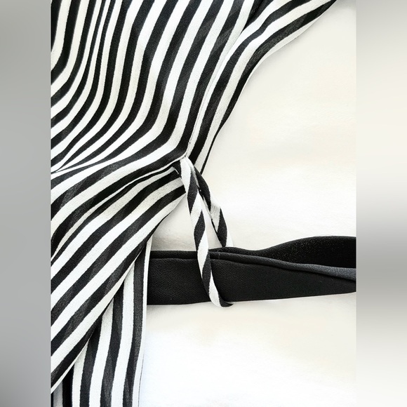 Rare Vintage Valentino Intimo Black and White Striped Robe, Made in USA, Small - Picture 7 of 8